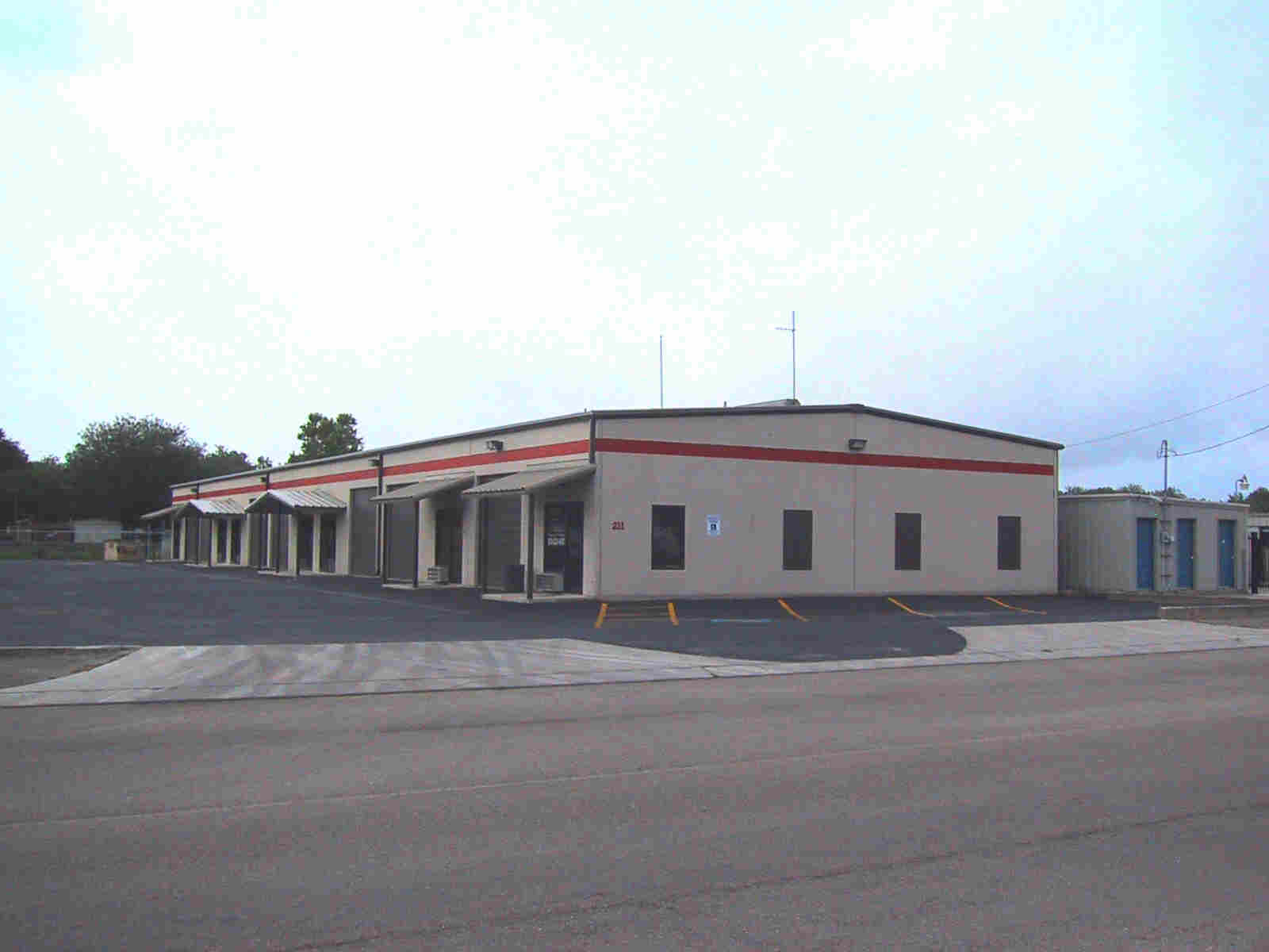 Newly remodeled office warehouse space with rates from $.40- $.50 per sq. ft. Sorry, there is currently no space available.